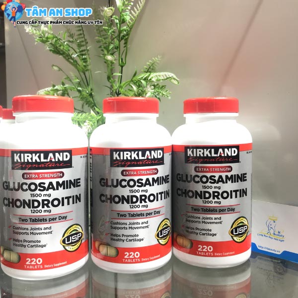Glucosamine Chondroitin Kirkland được bán với giá thế nào?