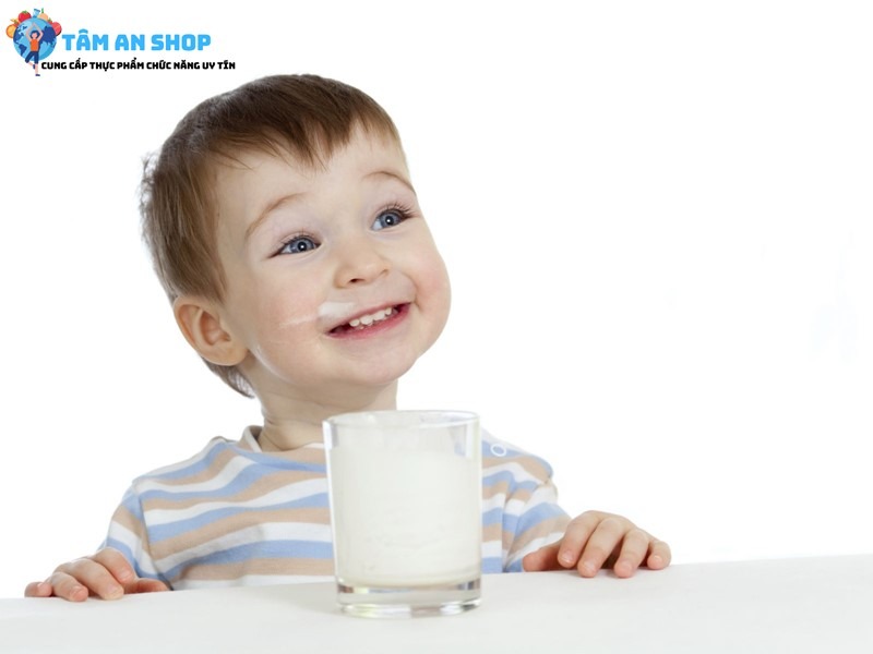Trẻ còi xương nên sử dụng sữa tăng chiều cao Hiup 